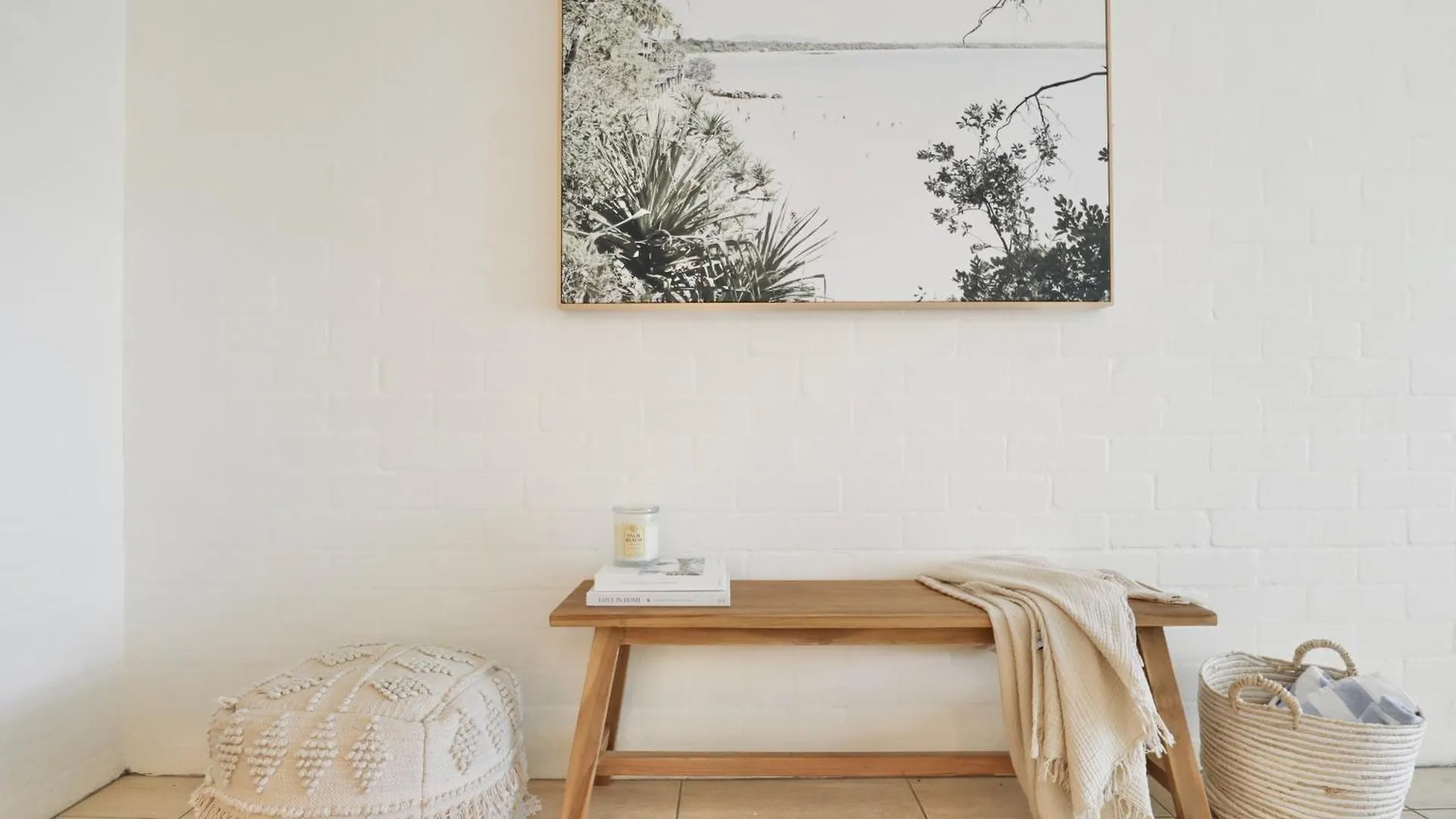 Chic 2 Bdrm Poolside Apartment Noosa Heads