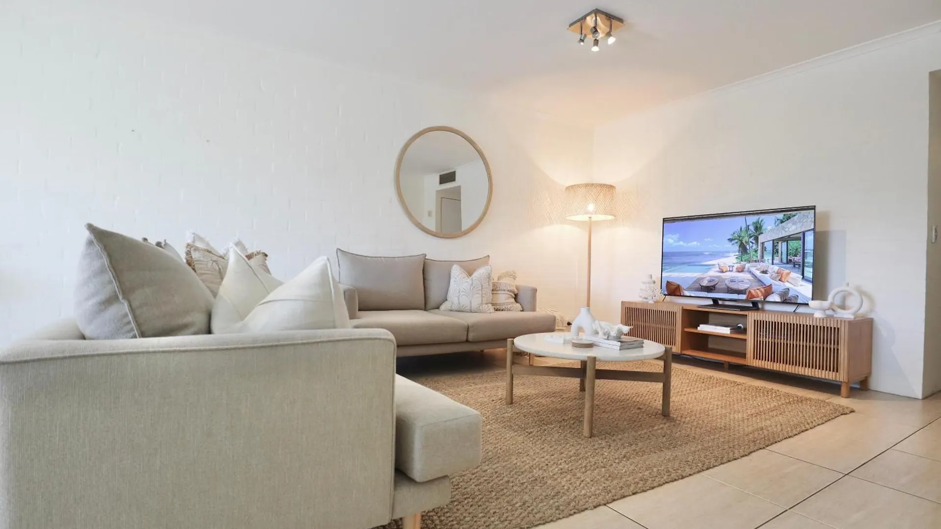 Chic 2 Bdrm Poolside Apartment Noosa Heads 0*,  Australia