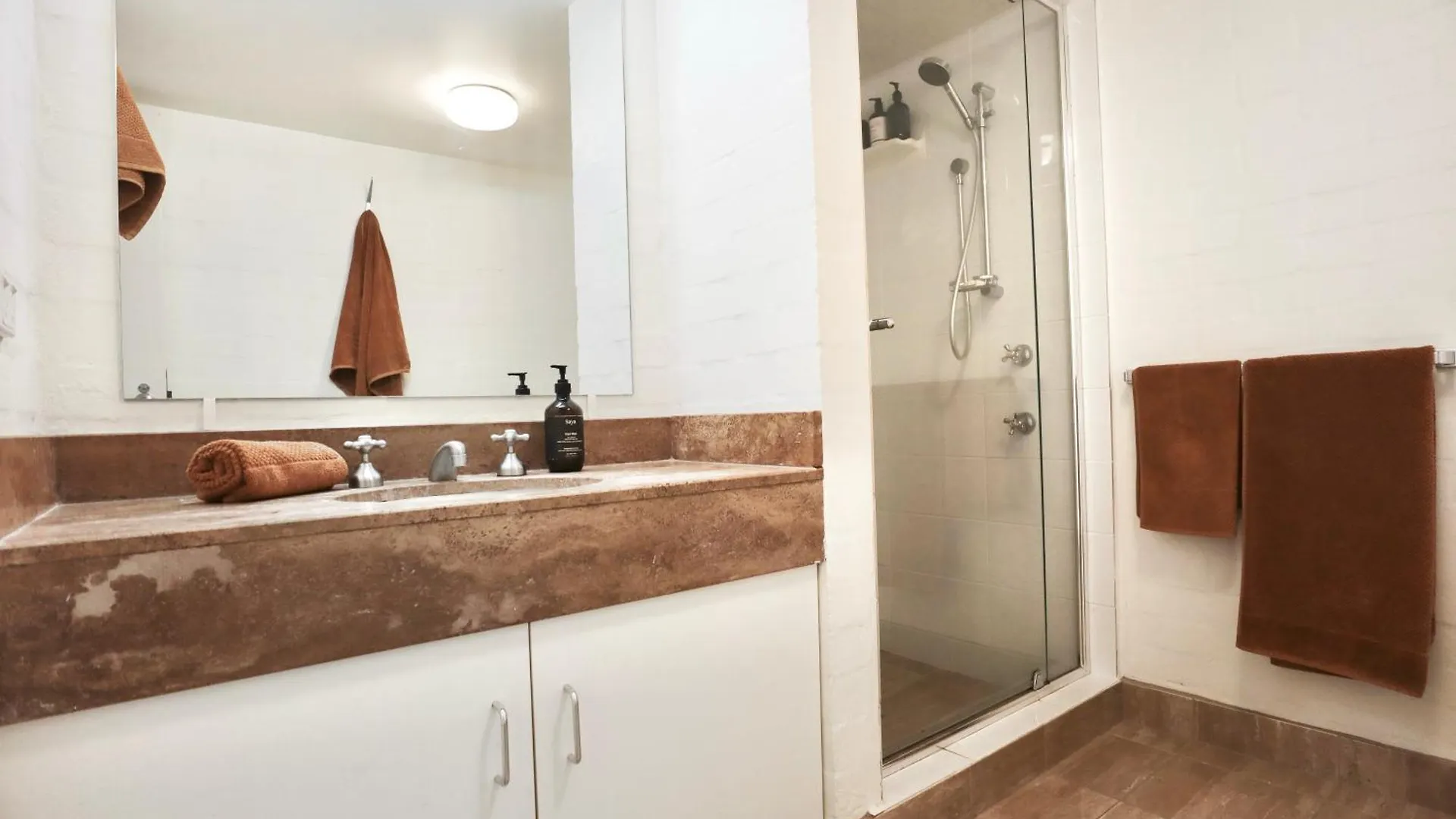Chic 2 Bdrm Poolside Apartment Noosa Heads 0*,  Australia